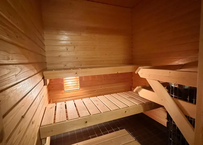 بيت ضيافة Transit & Sauna Airport *