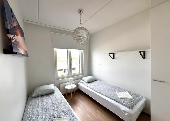 بيت ضيافة Transit & Sauna Airport