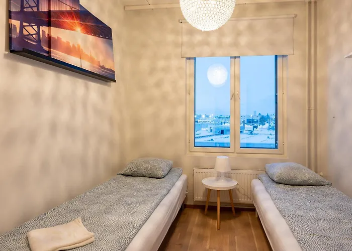 Transit & Sauna Airport * فانتا